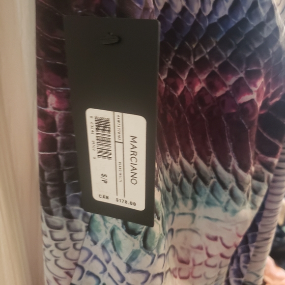 Dress - Picture 3 of 3